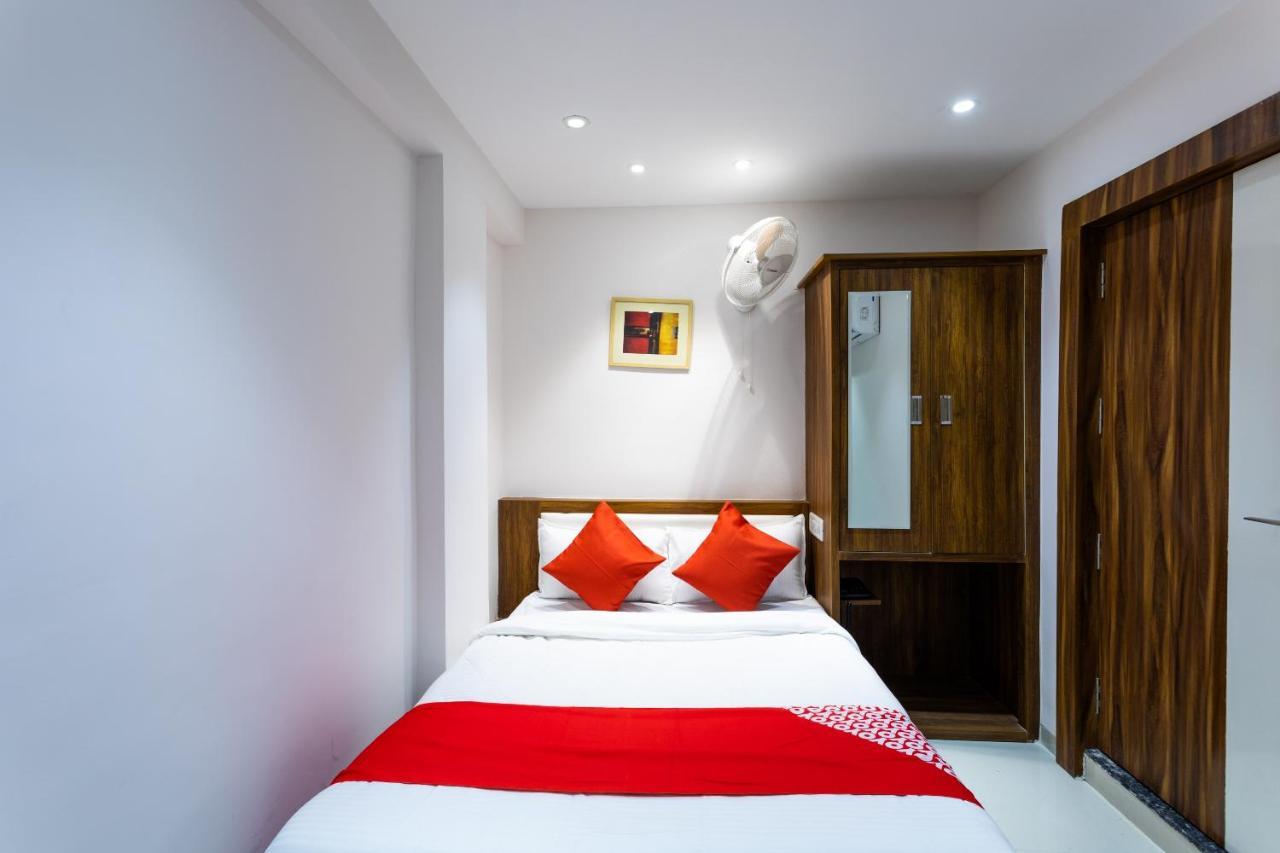 Oyo 29585 The Cliff Hotel Indore Exterior foto